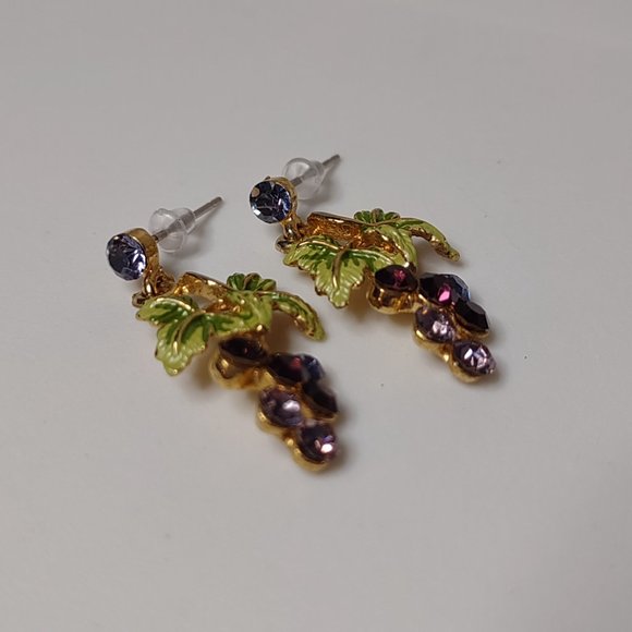 Cute Purple Grapes And Leaves Earrings - Picture 2 of 14